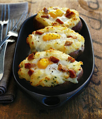 Eggs in baked potatoes