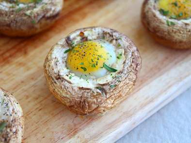 Quail eggs with mushrooms
